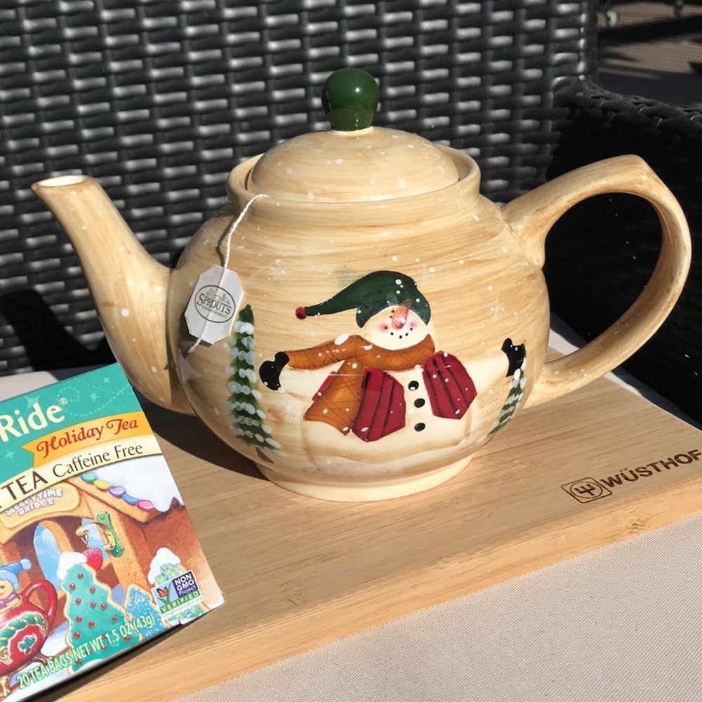 Vintage Snowman Teapot. Handpainted, Large, Handle & Spout. 48 oz